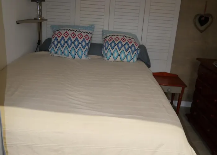 T2 Climatise Independant Avec Terrasse, Garage A Velos, Centre A 3 Minutes Des Plages Et Des Rues Pietones * アルカション