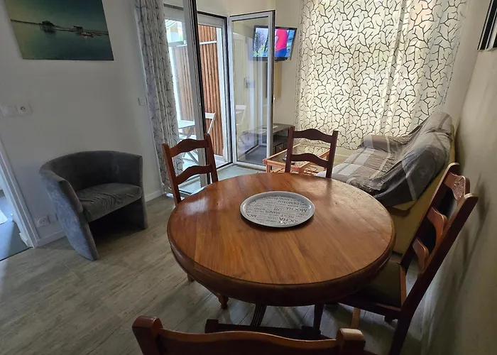 T2 Climatise Independant Avec Terrasse, Garage A Velos, Centre A 3 Minutes Des Plages Et Des Rues Pietones アパート *